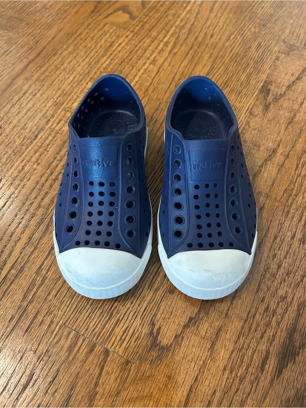 Native Kids Jefferson Slip-On Water Shoes in Navy and White Toddler Size 9